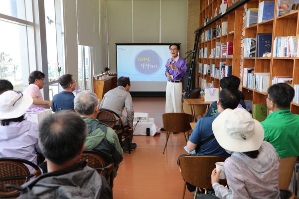 2023.05.19  경희대학교교수 신안군방문 1