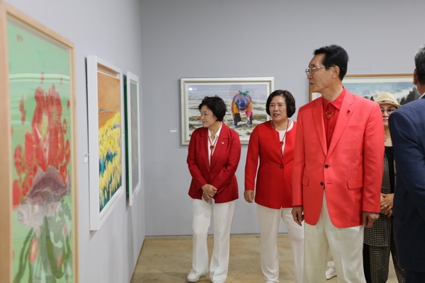 2023.06.09  한국미협신안지부 정기전시회 관람 2