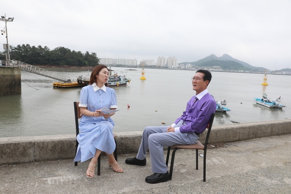 2023. 07. 12   신안군청 군수님실, 도선장-지속가능발전 협의회장 취임 인터뷰 4