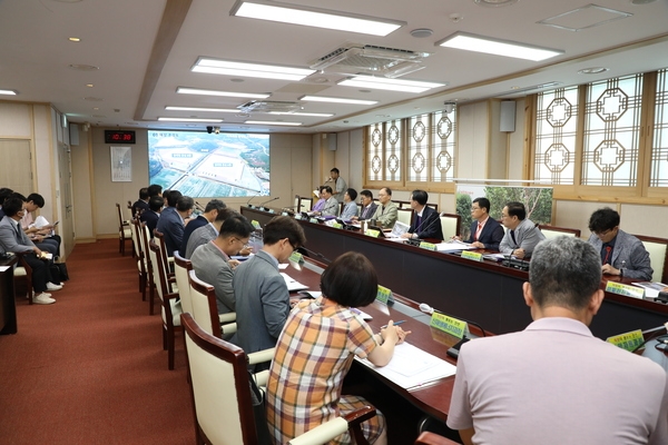 2023. 08. 01   신안군청 영상회의실-지역특화 임대형스마트팜 조성 용역보고회 2