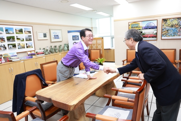 2023. 12. 13    한국행정연구원장 최성훈 방문 1