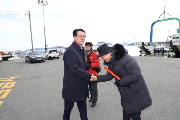 2024. 02. 09    설명절 귀성객 맞이 교통근무자 격려 4