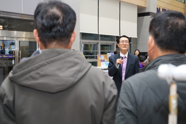 2024.12.10_ 정원수협동조합 선진지견학 연수 격려 3