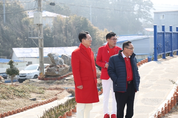2025.02.26_ 흑산면 주요사업장 방문(고래정원) 2