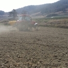 “신안군 토양개량제 공동살포로 친환경농업기반 초석 다진다”