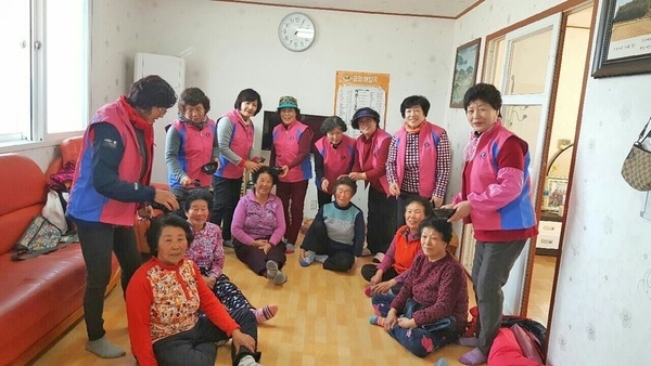 신안군 암태면 생활개선회, 김치교육부터 경로당 봉사까지..'농한기에 지역사회를 위한 재능나눔 실천'1