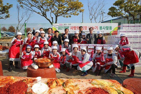 압해읍 “사랑의 김장김치 나누기” 행사 1