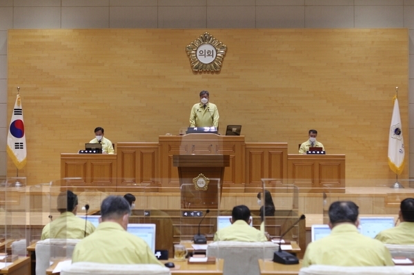 신안군의회 제300회 제2차 정례회 개회..