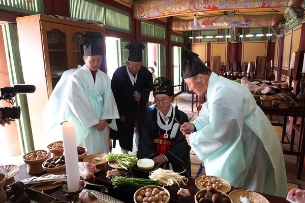 신안 지도향교, 공기 2575년 춘기 석전대제 봉행..'1897년 문묘(文廟) 배향 및 교육기관으로 건립, 127년 전통'1