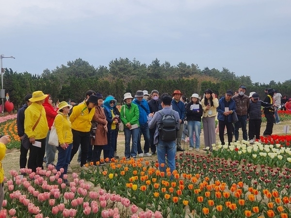 	신안군, 정원해설사 심화과정 교육생 모집..'특색 있는 1004섬 정원이야기 전달할 전문 해설사 양성'1