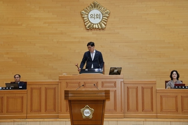 	신안군의회 제332회 제2차 정례회 개회..'2025년도 행정사무감사 및 2026년도 예산안 등 처리'1