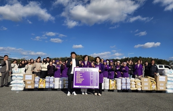 신안군복지재단, 2025 사랑의 김장재료 후원 물품 전달식 개최..'10개 기관 따뜻한 마음모아 김장재료 2,020만 원 상당 후원'1