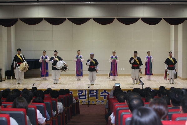 신안군 “사물놀이 거장 김덕수 사물놀이 공연” 1