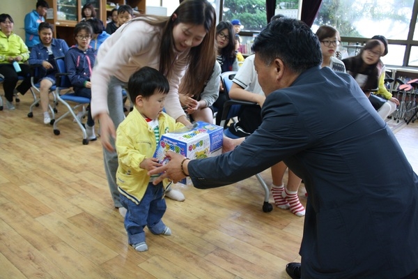 섬들의 고향 신안군, 제93회 어린이날 맞아 아동복지시설 위문 1