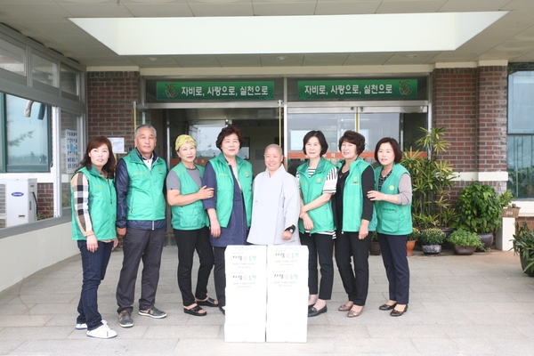 신안군새마을부녀회 사랑의 송편 빚기 행사..”요양원 등 소외계층에 전달, 훈훈한 이웃에 정 나눠“ 2