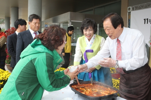 신안군,  가래떡데이 캠페인으로 쌀소비 촉진 앞장서..'SNS에 올려 쌀 소비촉진과 지역 홍보 효과로 1석2조' 2