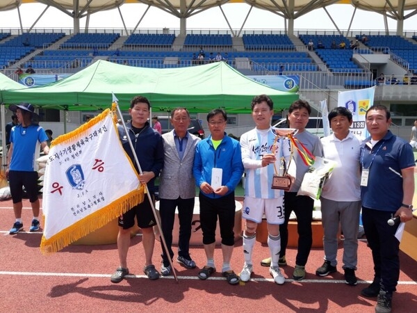 신안군, 제13회 전라남도지사기 생활체육 축구대제전 우승..