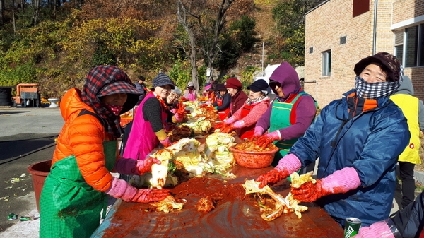 도초면 “불우가정 및 사랑의 김장김치 나누기” 행사 실시 2