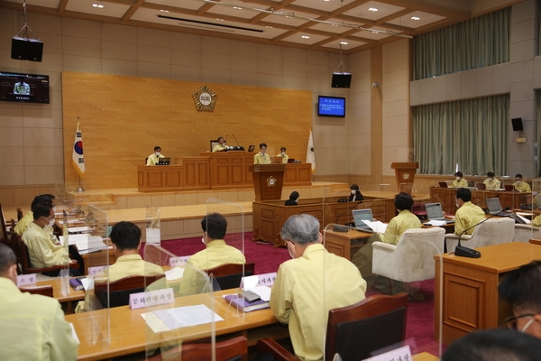 박우량 신안군수, 시정연설 내년 군정운영 방향 제시..