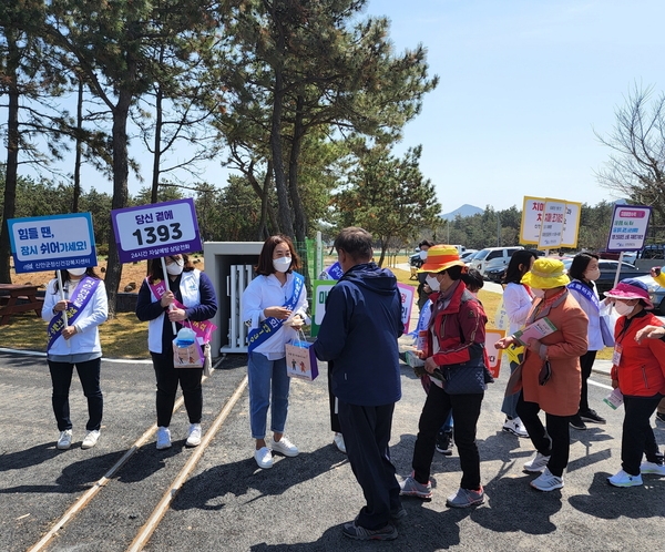 신안군, 자살 고위험 시기 홍보활동 강화..