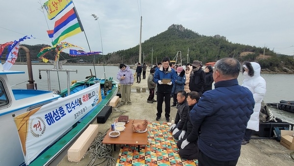 선생님의 사랑으로 바다에서 꿈을 이루겠습니다..