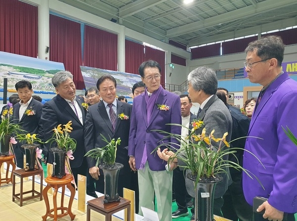 신안군, 명품 춘란 전시회 성황리에 마쳐..'영예 대상에 조창귀 氏의 ‘태홍소(주금소심)’' 4