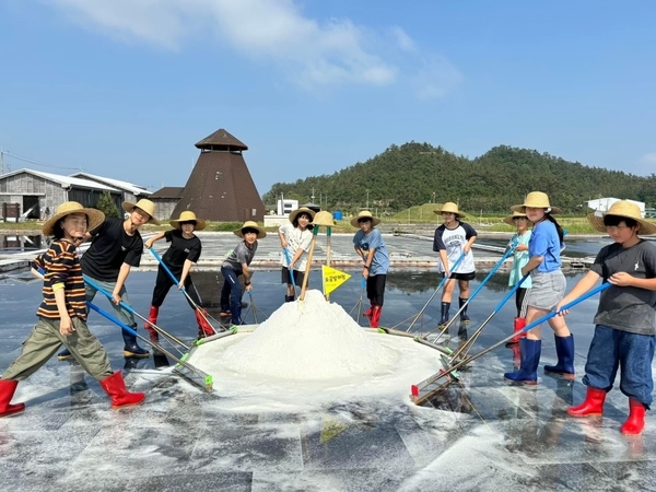 제주도 어린이들, 1004섬 온 까닭은?..'제주도 곶자왈작은학교, 안좌도 마을학교와 공동 모꼬지(MT)' 2