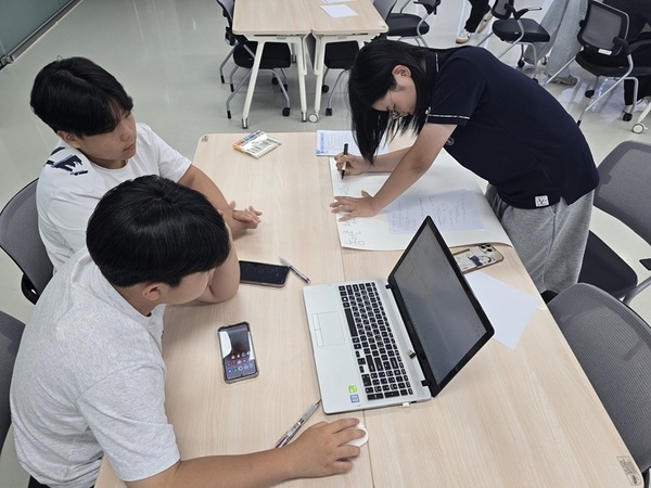 신안군 청소년, 전라남도 온라인 정책제안 공모전 2관왕 달성!..'‘안전 보행’부터 ‘디지털 학습’까지, 신안군 청소년이 바꿀 전남의 미래' 2
