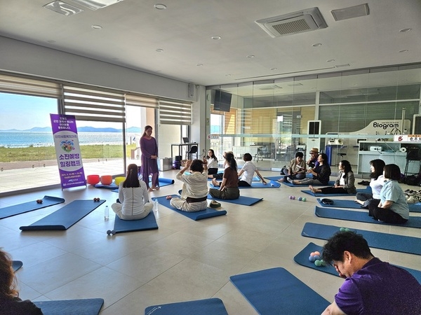 신안군, 사회복지가족 치유캠프 개최..