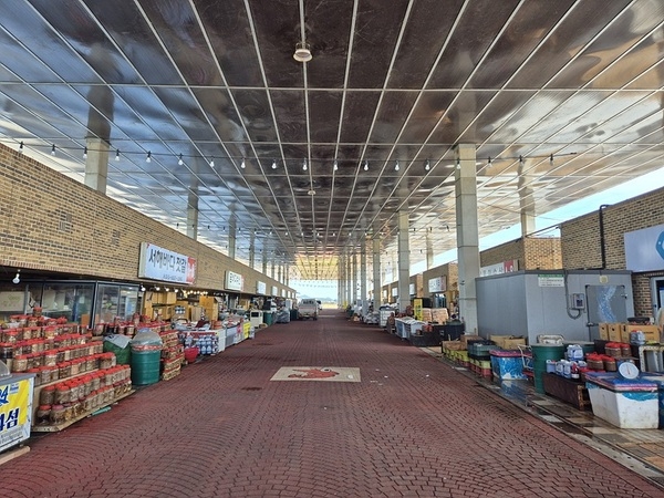 신안군, 첫 온누리상품권 환급행사 개최..'싱싱한 수산물 사고 온누리상품권 받고!' 4