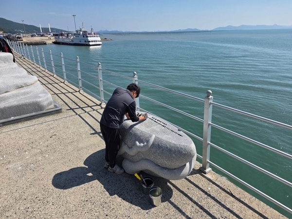 섬 뻘낙지 음식특화거리, 노후 시설 정비로 관광객 맞이 준비 완료..