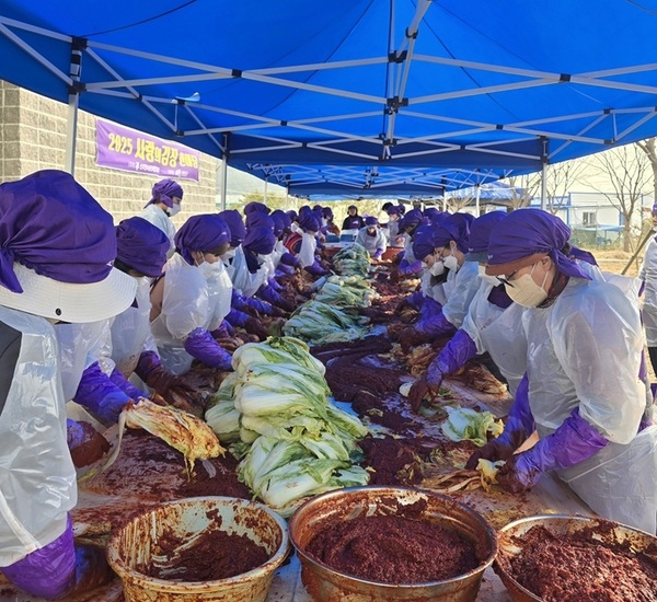 사랑으로 버무린 김장, 신의면 어려운 이웃에게 따뜻한 온기 전해 2