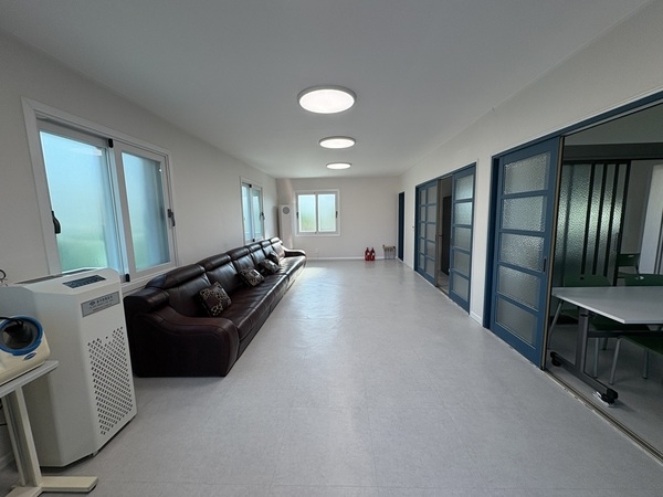 신안군, 경로당 그린리모델링으로 쾌적한 복지공간 조성..