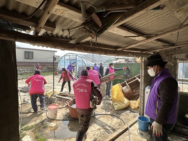 봄바람 타고 전한 따뜻한 손길..